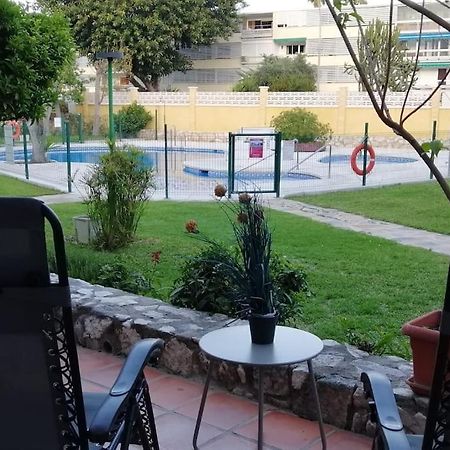 Beautiful Apartment In La Carihuela, Torremolinos Exterior photo