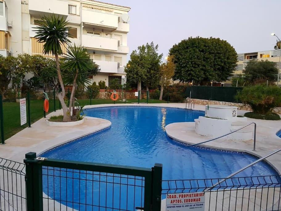 Beautiful Apartment In La Carihuela, Torremolinos Exterior photo