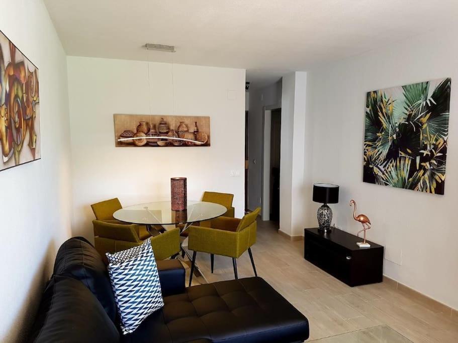 Beautiful Apartment In La Carihuela, Torremolinos Exterior photo
